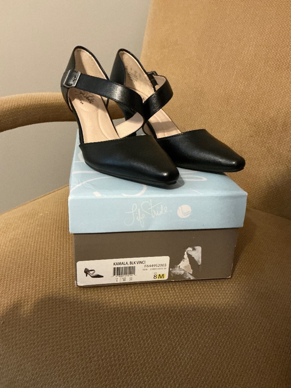 Life Stride, size 8m, Black heels